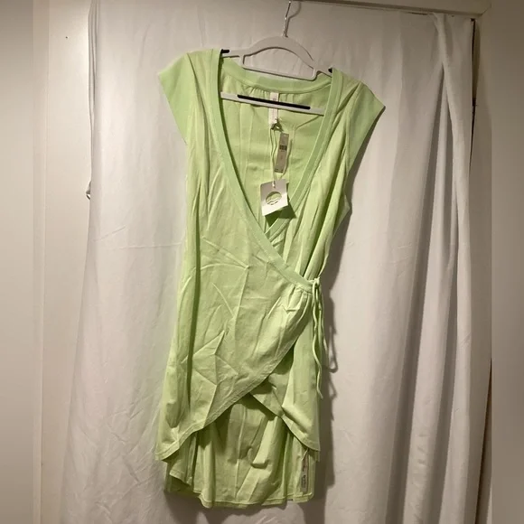 NWT Anthropologie Size XS Dress Lime - Picture 2 of 7